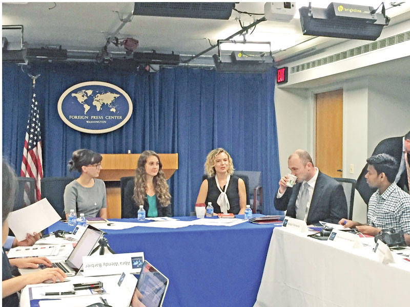 جانب من المؤتمر الصحافي لمجلس القيادات الجدد بوزارة الخارجية الاميركية
