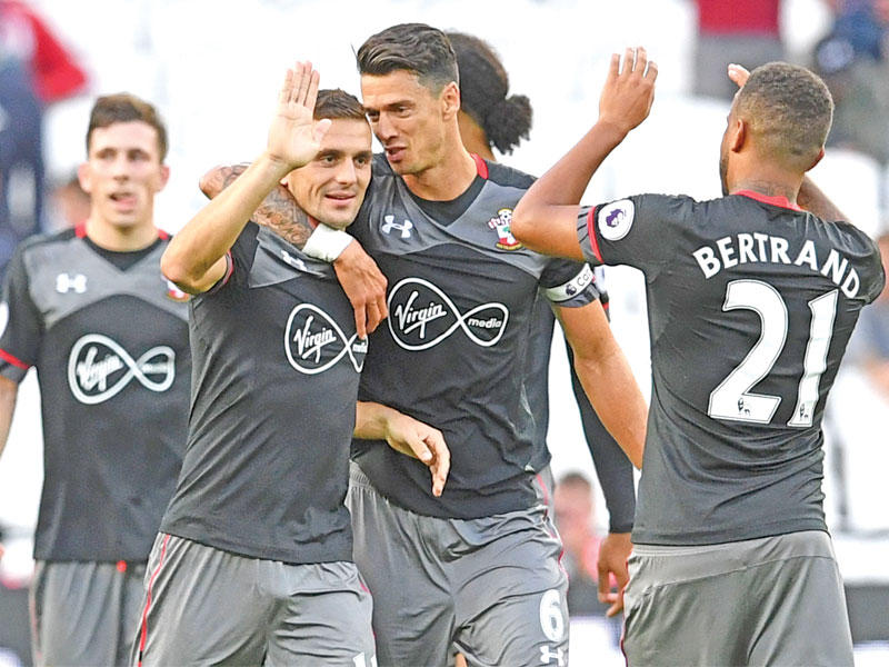 فرحة لاعبي ساوثهامبتون