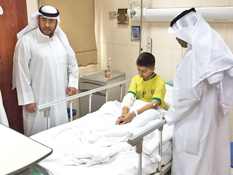 أحد الطلاب المصابين في المستشفى