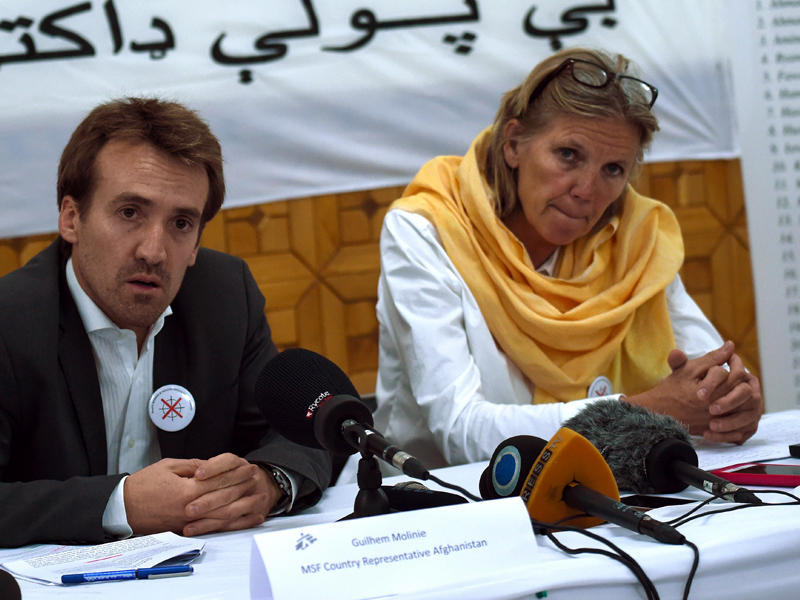 رئيسة المنظمة ميني نيكولاي خلال المؤتمر الصحفي