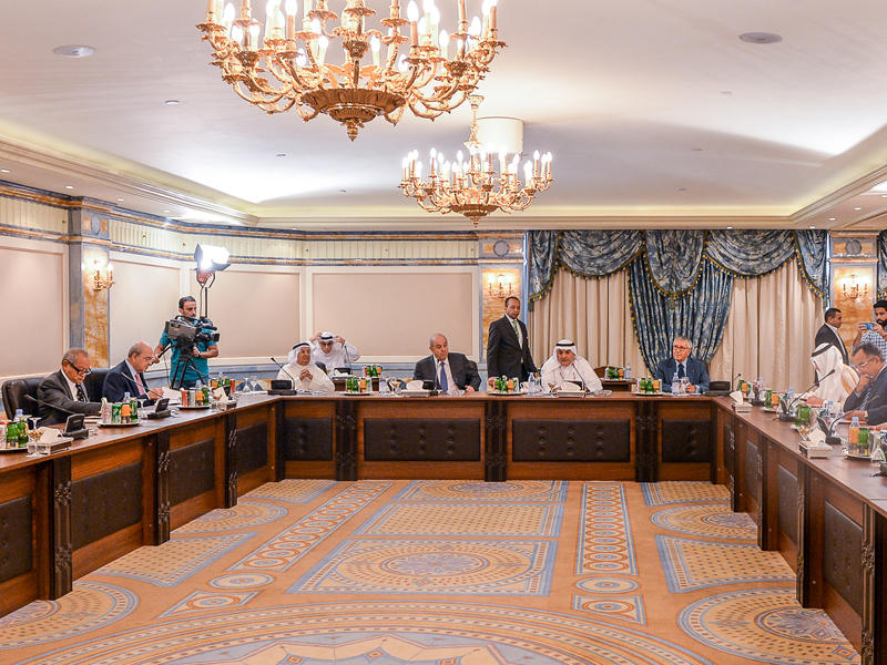 جانب من اجتماع أمانة مجلس العلاقات العربية والدولية