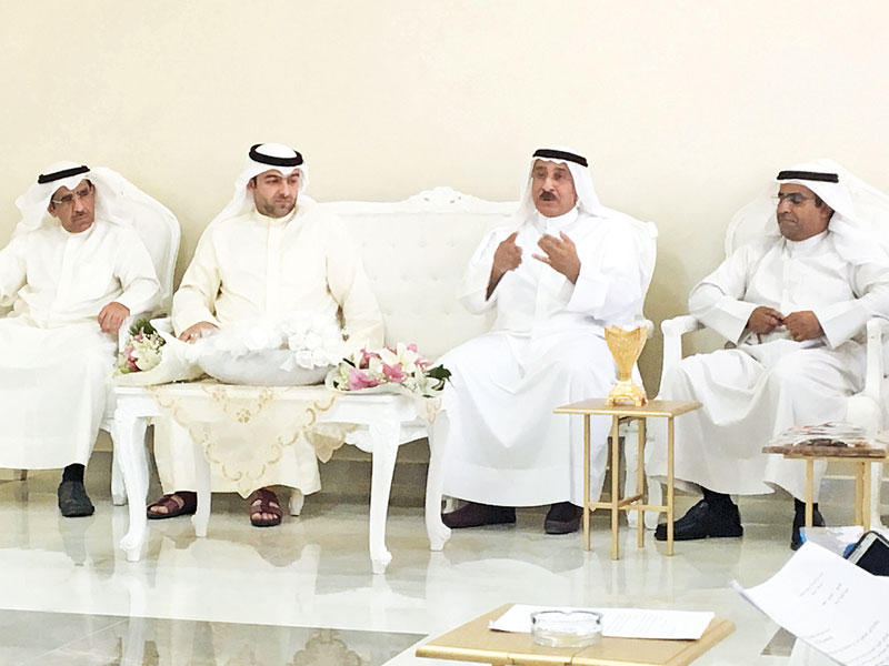   الجسار وأبل خلال تفقدهما مشروع مدينة «صباح الأحمد» الإسكانية