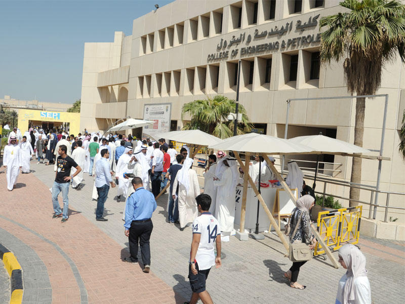 الأجواء الانتخابية في كلية الهندسة والبترول (تصوير عثمان شعيب)