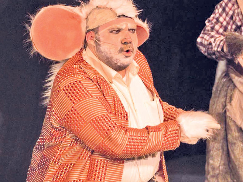 الكاظمي في مسرحية «الفئران»