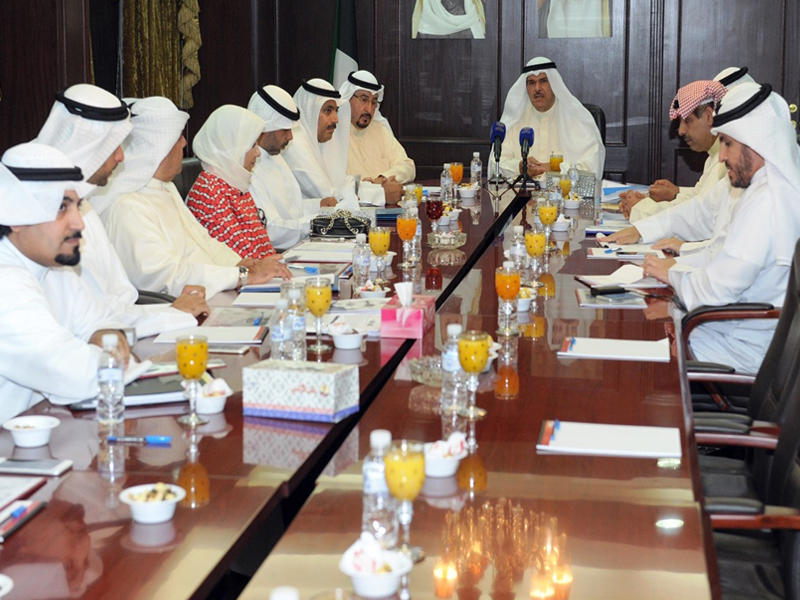  الحمود أثناء ترؤسه الاجتماع المشترك لمجلس إدارة اللجنة الأولمبية الكويتية وقيادات الهيئة العامة للرياضة 