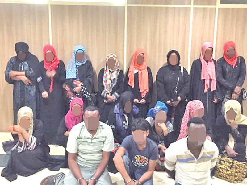 الموقوفون خلال ضبط شبكة المتغيبات