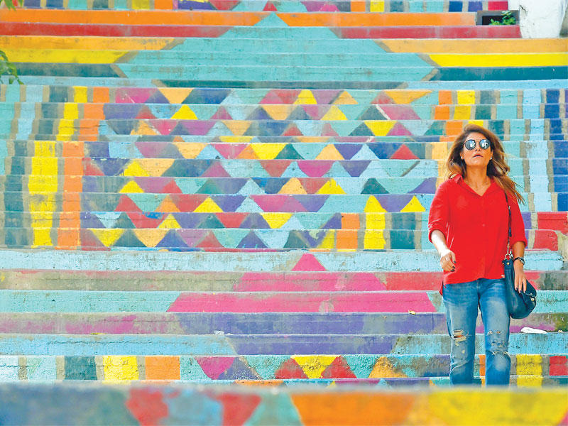 لبنانية في منطقة مار مخايل بمدينة بيروت أمس ( اي بي ايه)