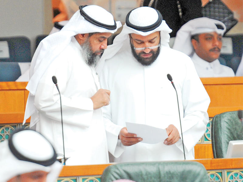 العمير والجيران في جلسة سابقة