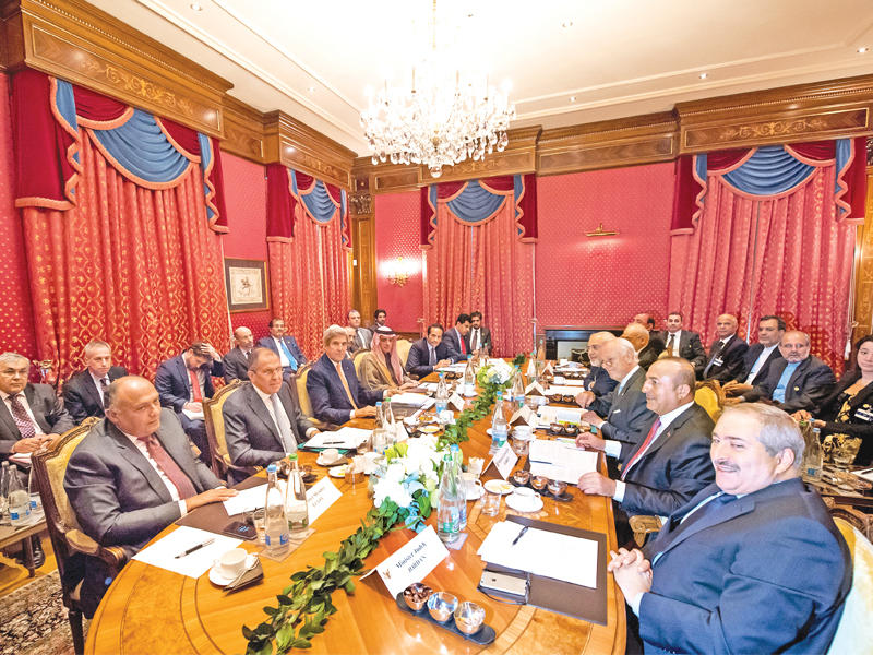 جانب من اجتماع لوزان أمس  (رويترز)