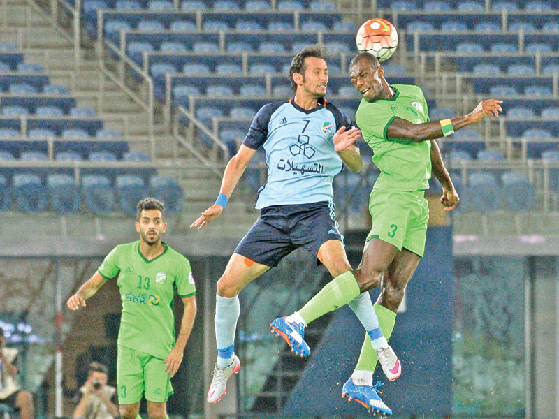 جانب من مباراة العربي والسالمية 