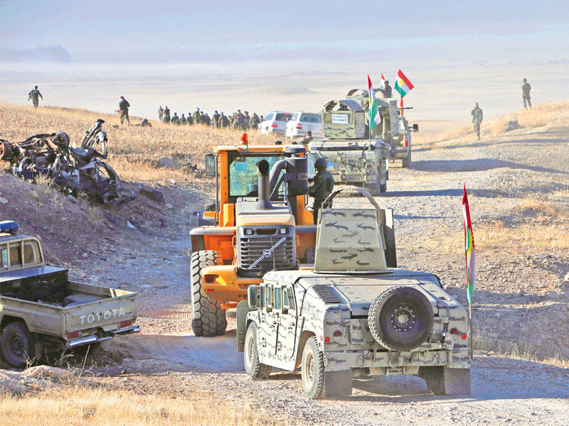 قوات البيشمركة تتقدم باتجاه شرق الموصل أمس (رويترز)