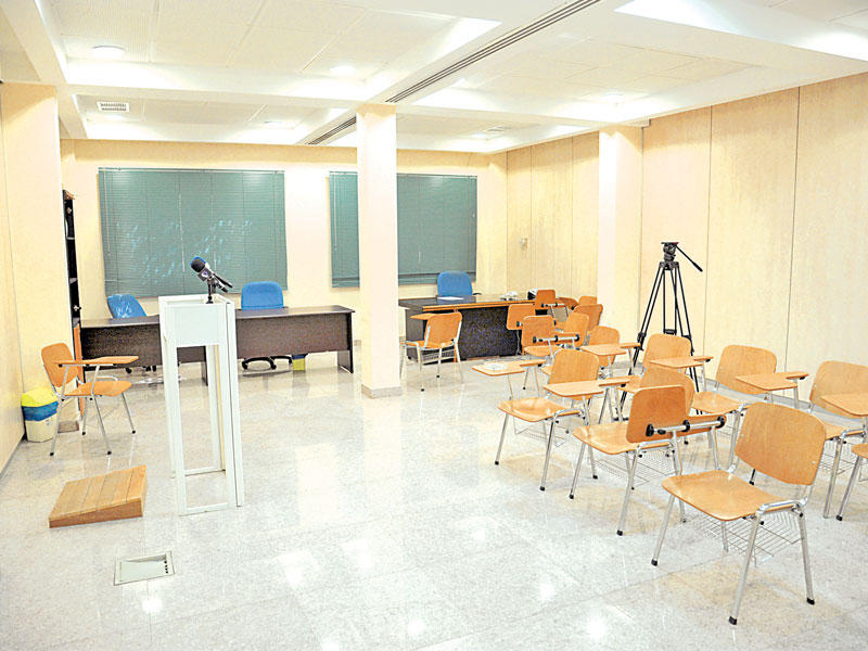 مرشحو 2016 بلا منصة