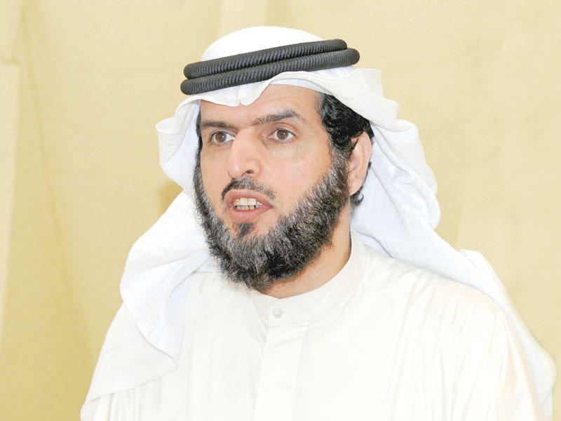 عادل الدمخي