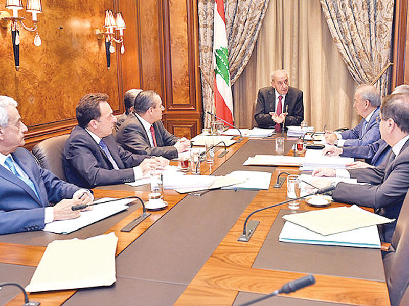  بري خلال اجتماع لهيئة مكتب المجلس في مجلس النواب أمس  (الوكالة الوطنية)