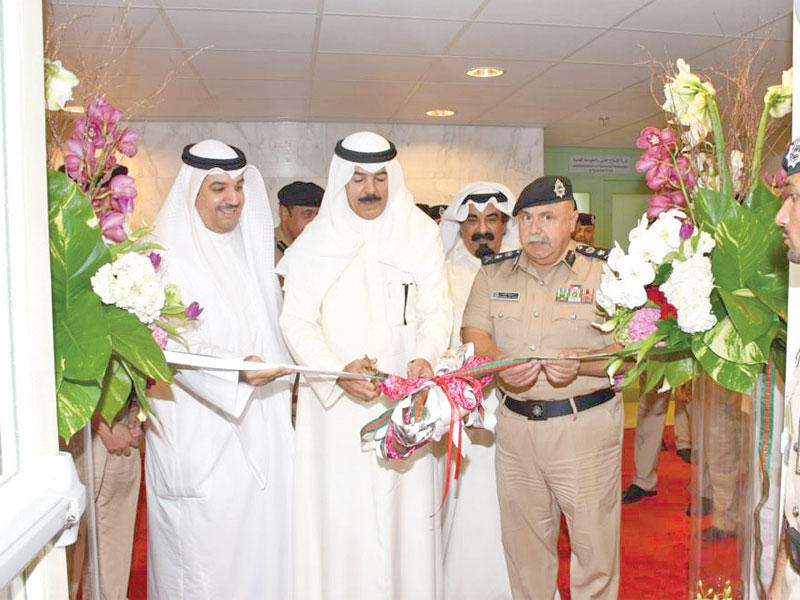 الخالد مفتتحاً الموقع بحضور الجابر والفهد والخليفة