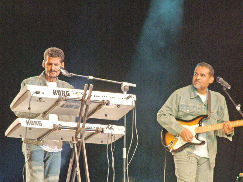 خالد الذوادي (يمين) وعلي بحر