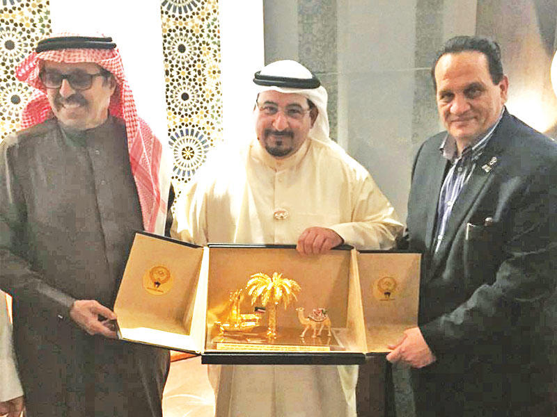  العلي والأمين العام للاتحاد العربي للألعاب الرياضية سعود العبدالعزيز  والمصري أحمد ناصر