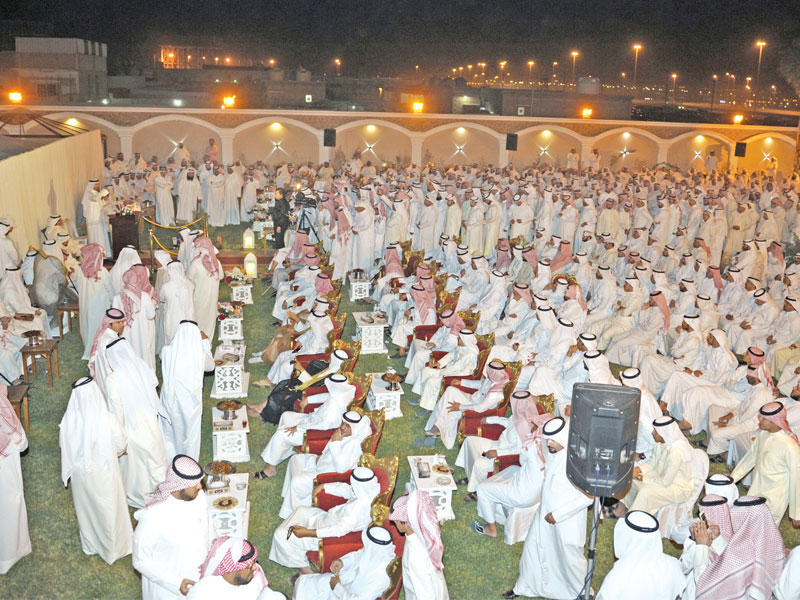 جانب من حضور ندوة اللغيصم