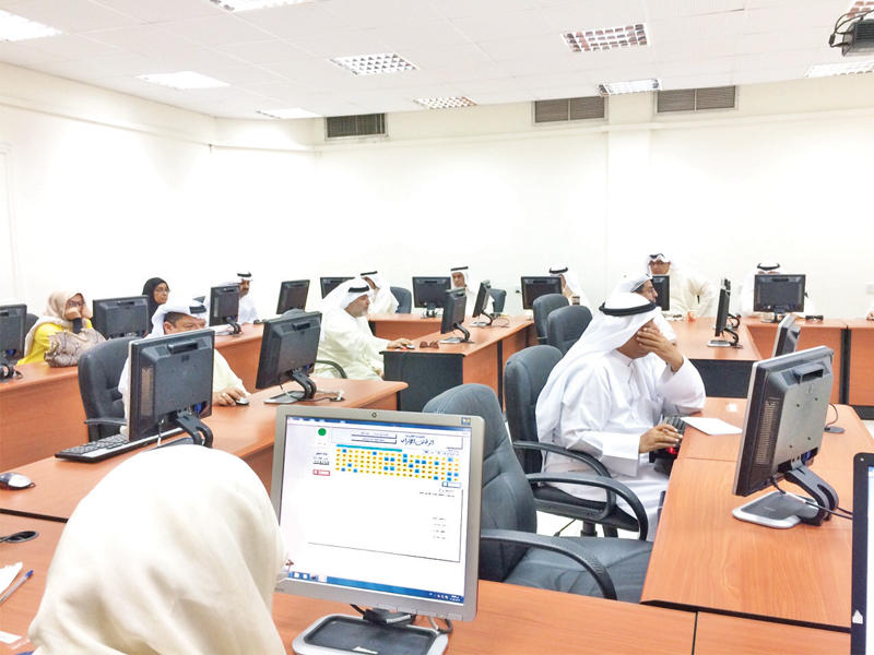 الاختبارات الإلكترونية في «التربية»