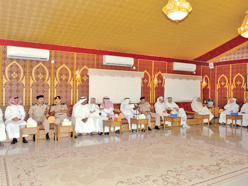 السويدان والنواف خلال لقاء المتقاعدين