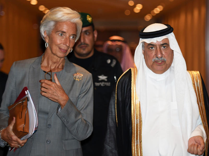  العساف ولاغارد خلال توجههما إلى المؤتمر صحفي بعد الاجتماع