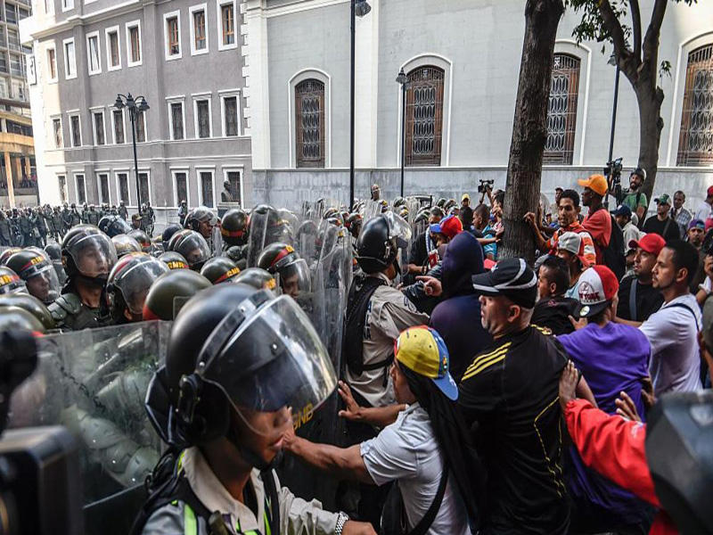 إضراب عام بفنزويلا