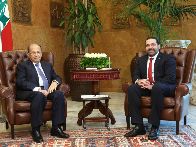 جانب من الاجتماع الذي عقده الرئيس اللبناني ميشال عون في قصر بعبدا مع سعد الحريري