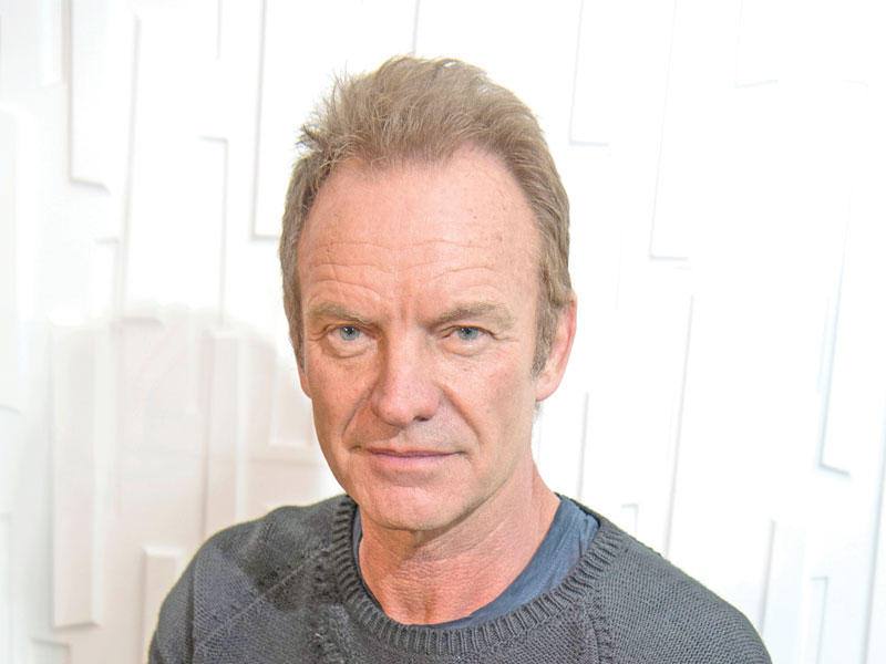 المغني ستينغ