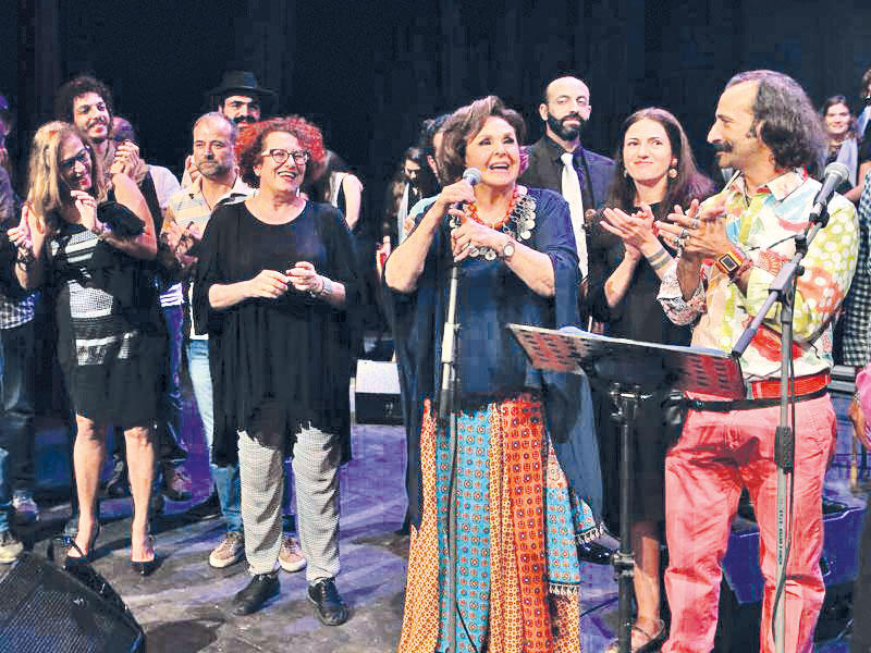 نضال الأشقر في أحد العروض المسرحية