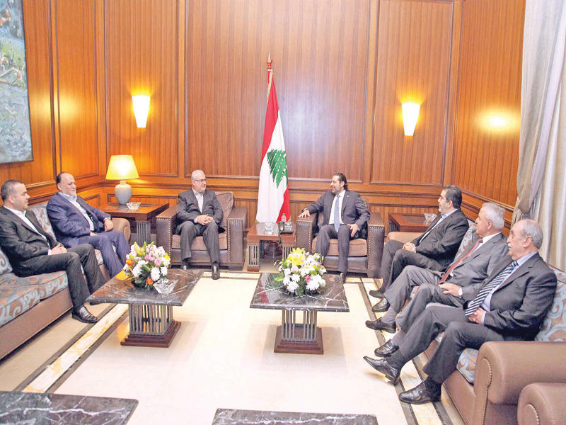 الحريري مستقبلاً رعد وكتلة «حزب الله» النيابية (دالاتي ونهرا)