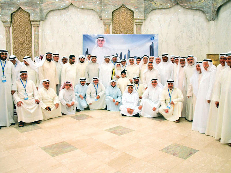 لاري متوسطاً عدداً من الناخبين