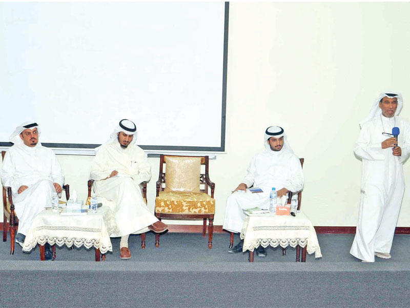 المتحدثون في الندوة