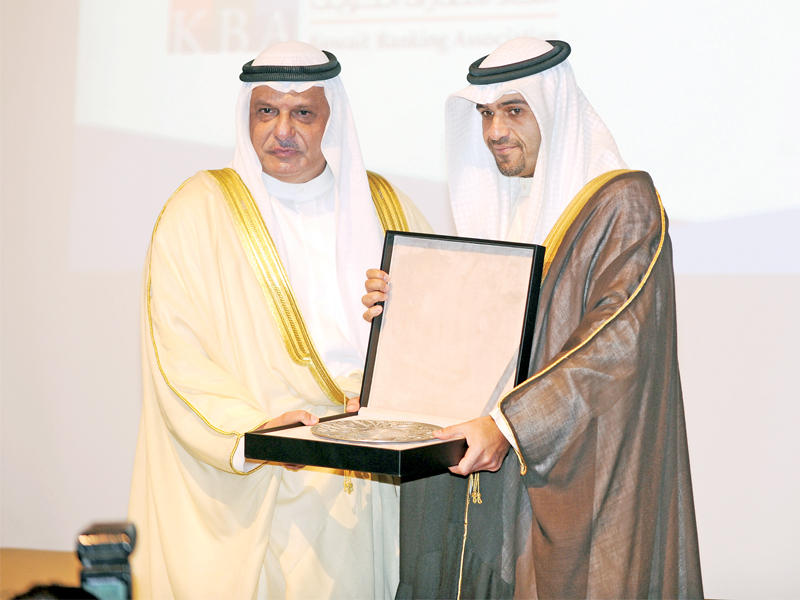 الصالح والعجيل خلال المؤتمر