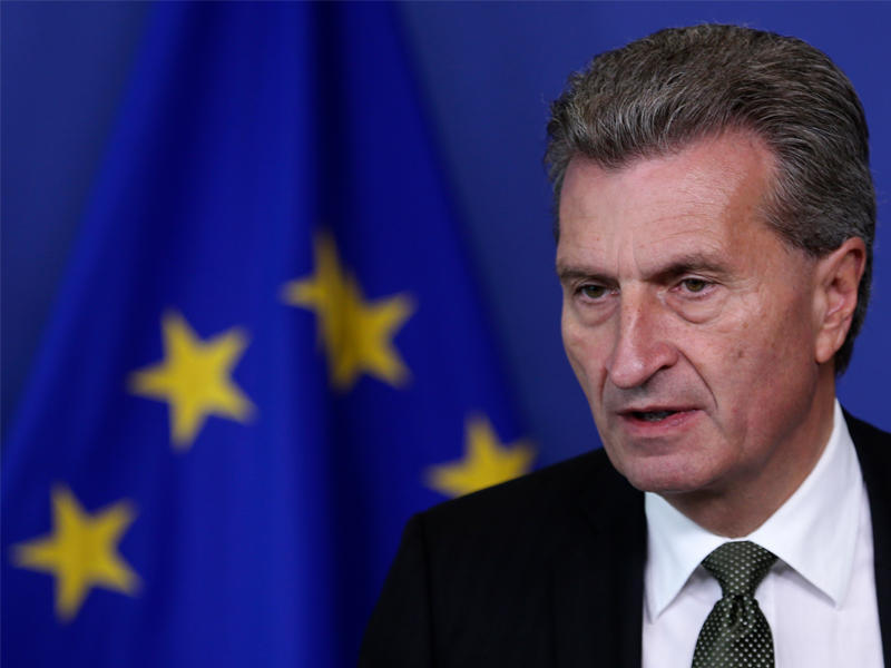 مفوض الاتحاد الأوروبي للشؤون الرقمية جونتر أوتينجر