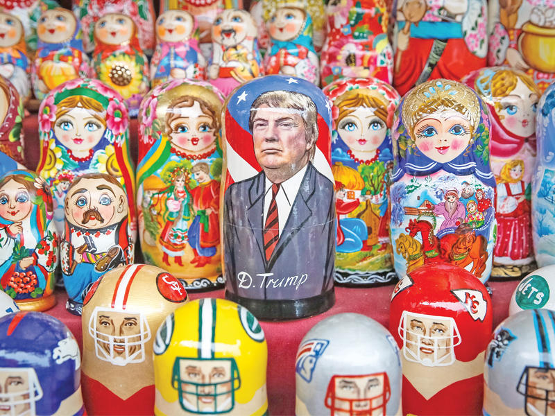دمية ماتريوشكا الروسية التقليدية الشهيرة تحمل صورة ترامب (أي بي أيه)n