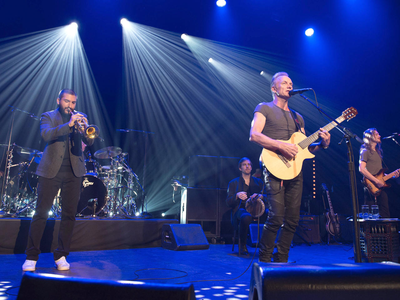 ستينغ ومعلوف على خشبة مسرح باتاكلان