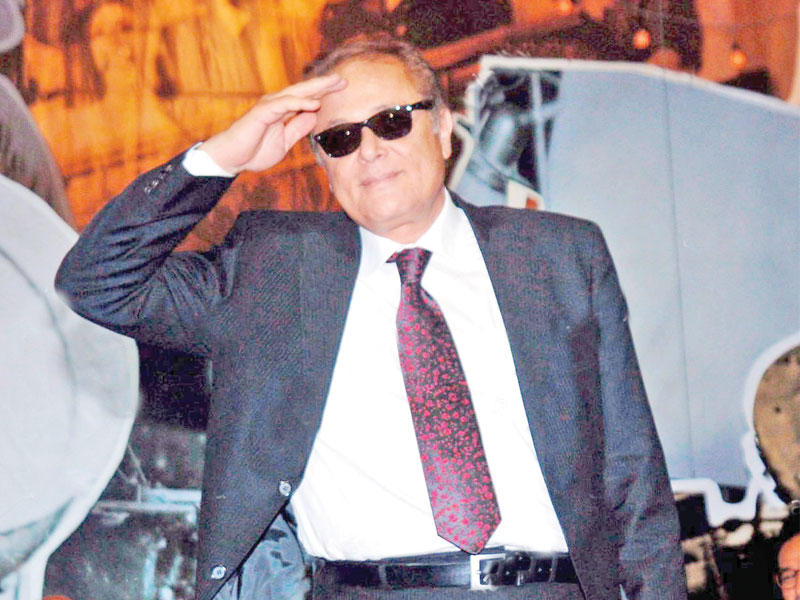 محمود عبدالعزيزn