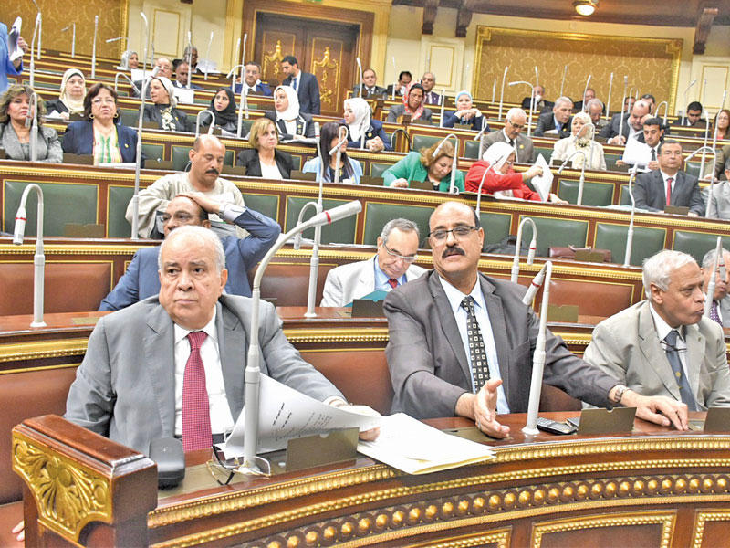 جلسة عامة للبرلمان المصري أمس