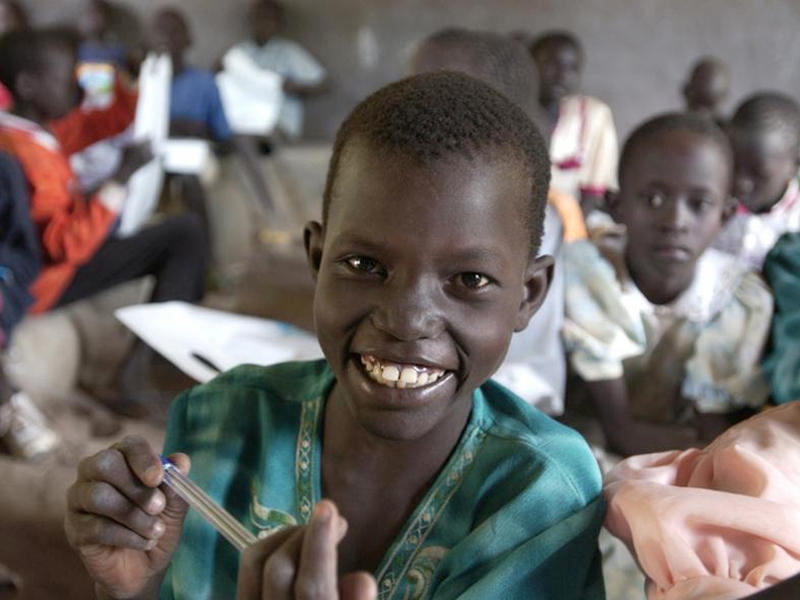 صورة أرشيفية لطفل داخل الفصل الدراسي في رمبيك جنوب السودان