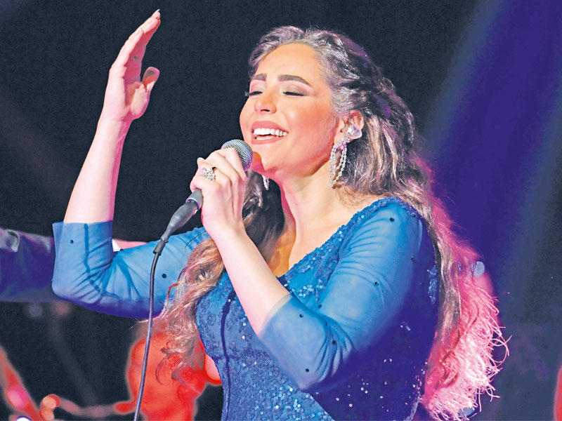 عبير نعمة في حفلة «رودز فور لايف»