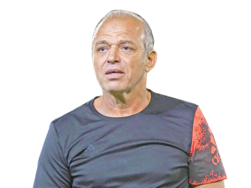  محمد صلاح المدرب العام في منصب المدير الفني