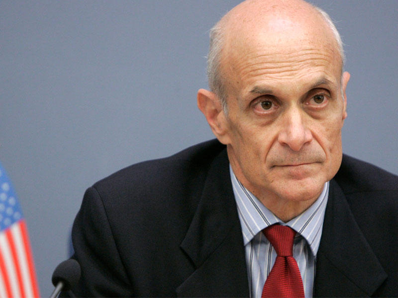  وزير الأمن الداخلي الأميركي السابق مايكل شيرتوف