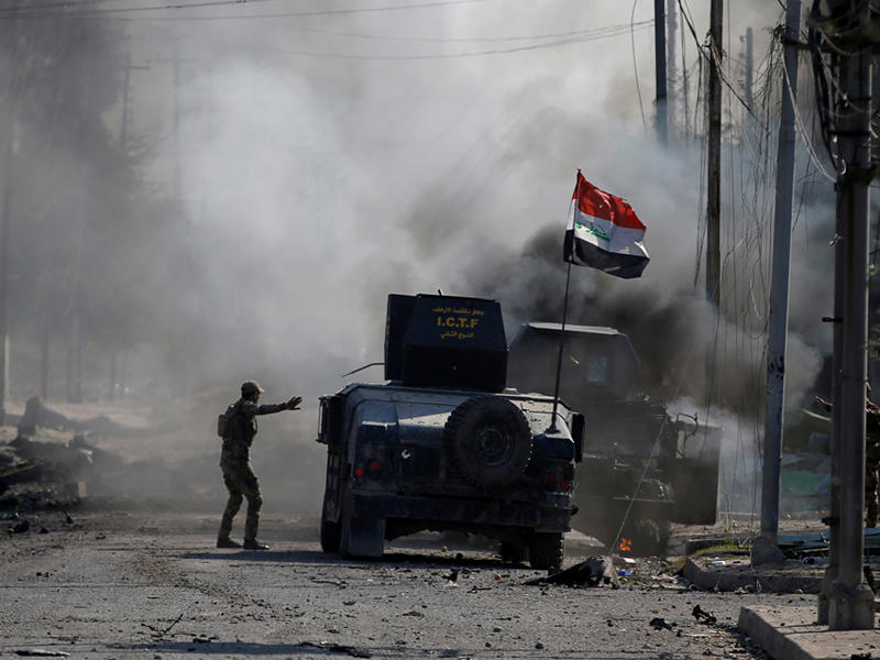 جانب من معارك الجيش العراقي لتحرير مدينة الموصل من يد تنظيم داعش - رويترز