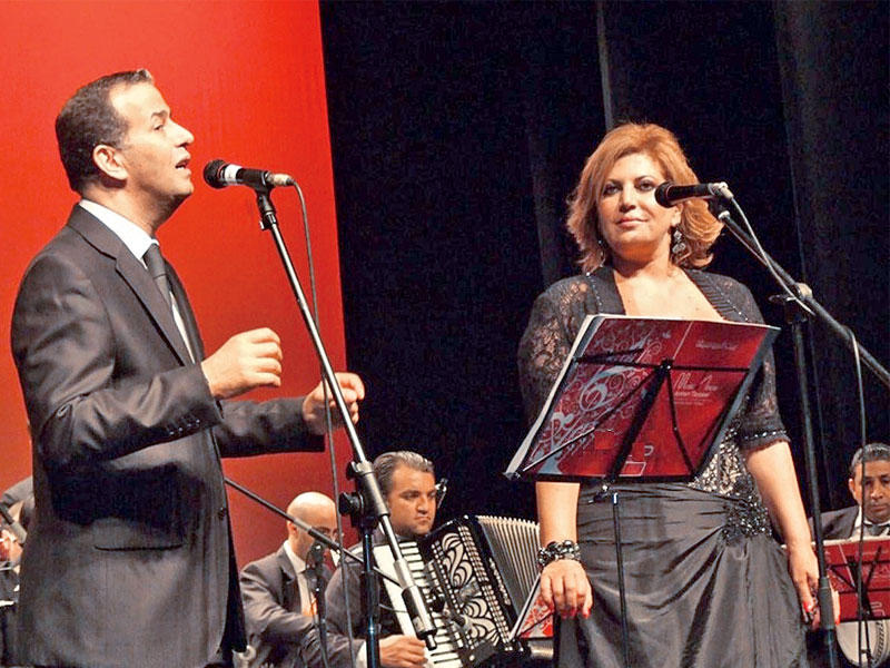 أيمن تيسير يغني مع فيوليت 