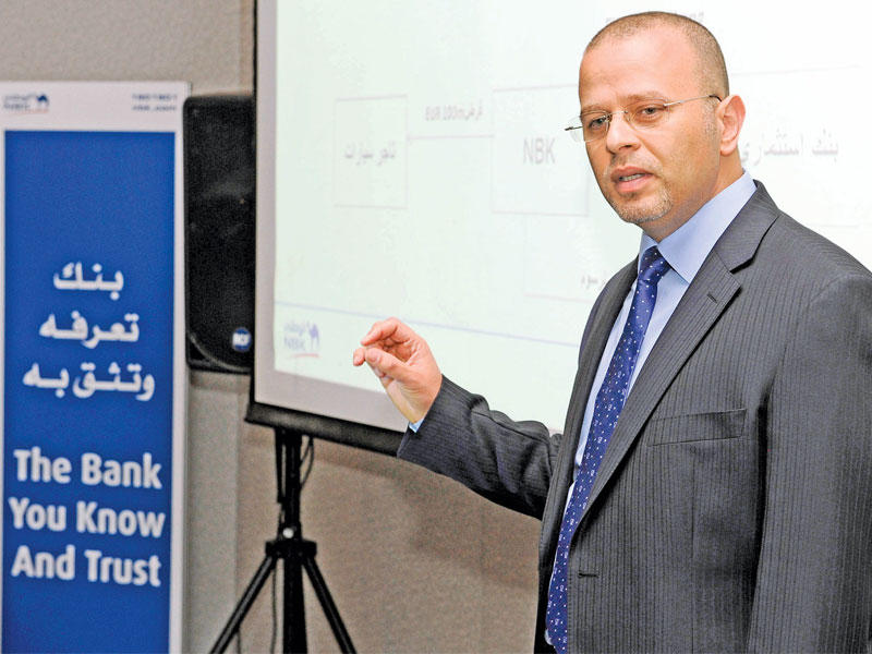 السيوفي متحدثاً خلال الندوة