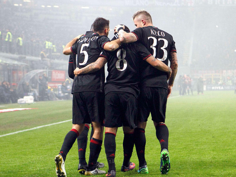 فرحة لاعبي ميلان بهدف سوسو