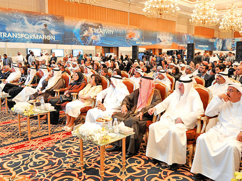 الحضور في افتتاح ملتقى التحول الرقمي أمس الاول 