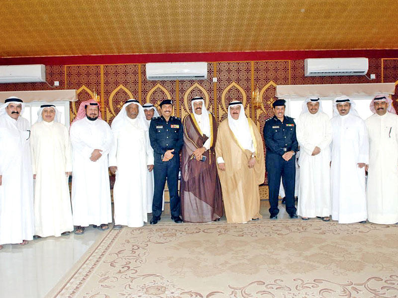 المهنا والنواب والسويدان مع الضباط المتقاعدينn