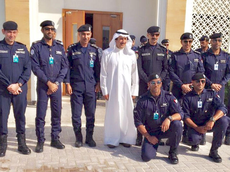 الشيخ عزام الصباح متوسطا وفد الداخلية المشارك في التمرين  «أمن الخليج 1».