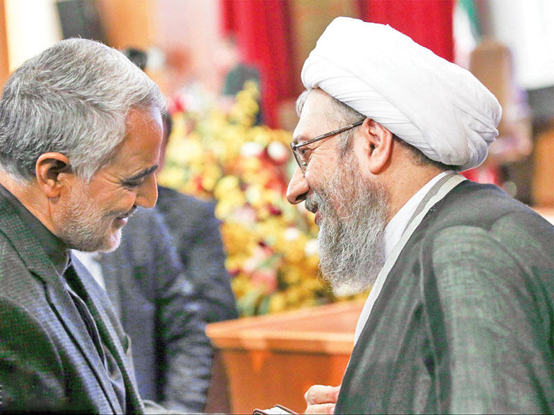 سليماني ولاريجاني خلال لقائهما أمس   (إرنا)